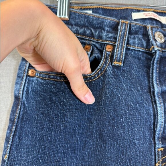 Levi’s Wedgie Straight Ankle Dark Wash Jeans - Picture 4 of 14